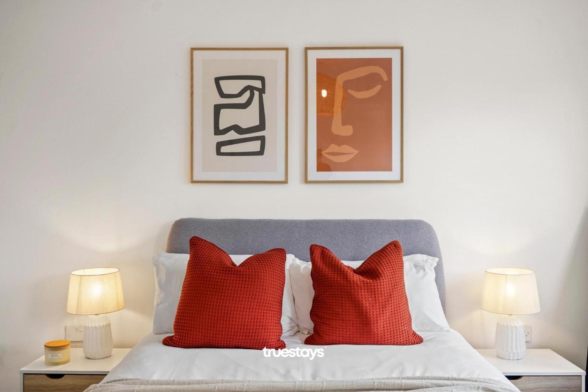 Greaves House By Truestays - 3 Bedroom House In Failsworth, Manchester