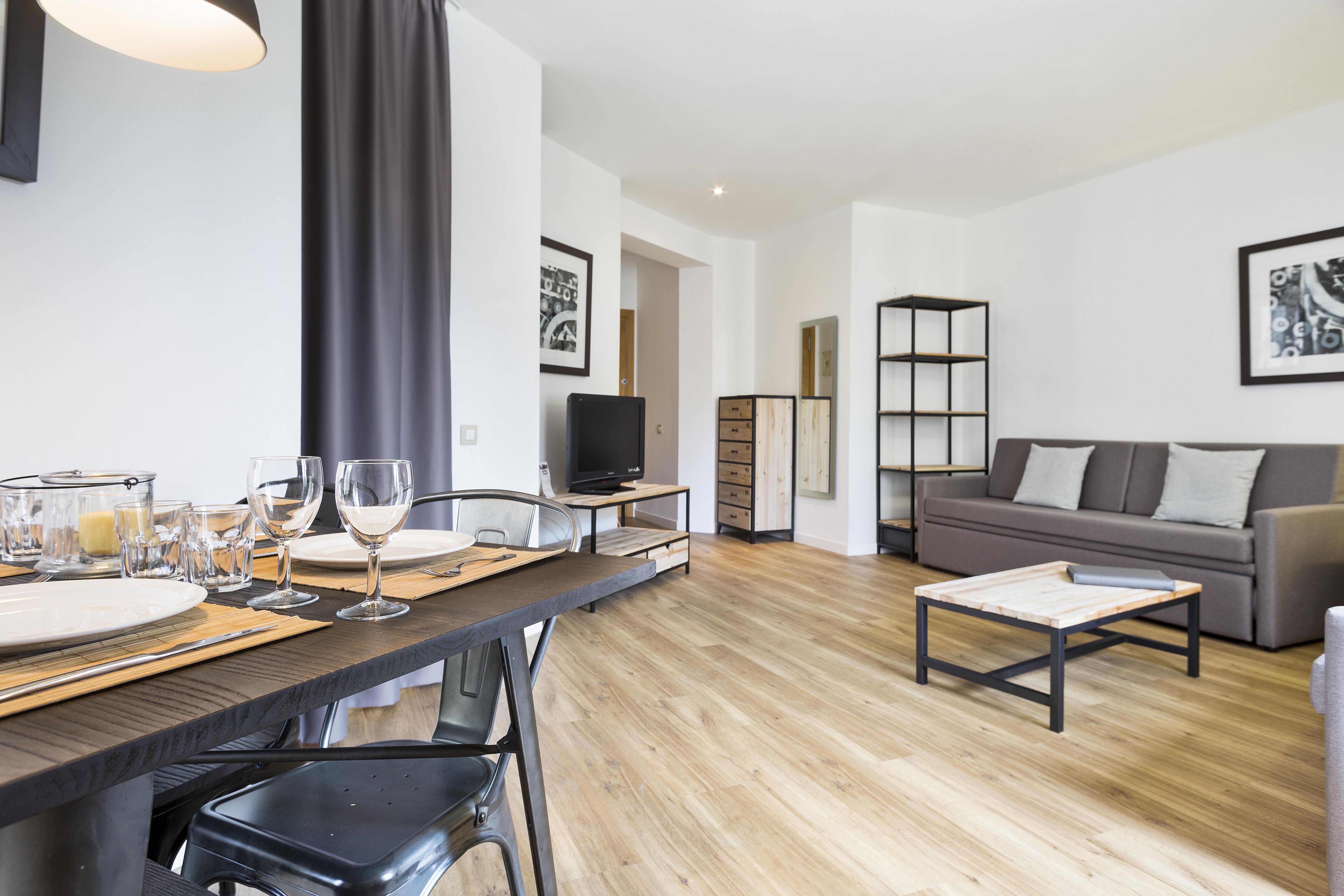 Amister Apartments