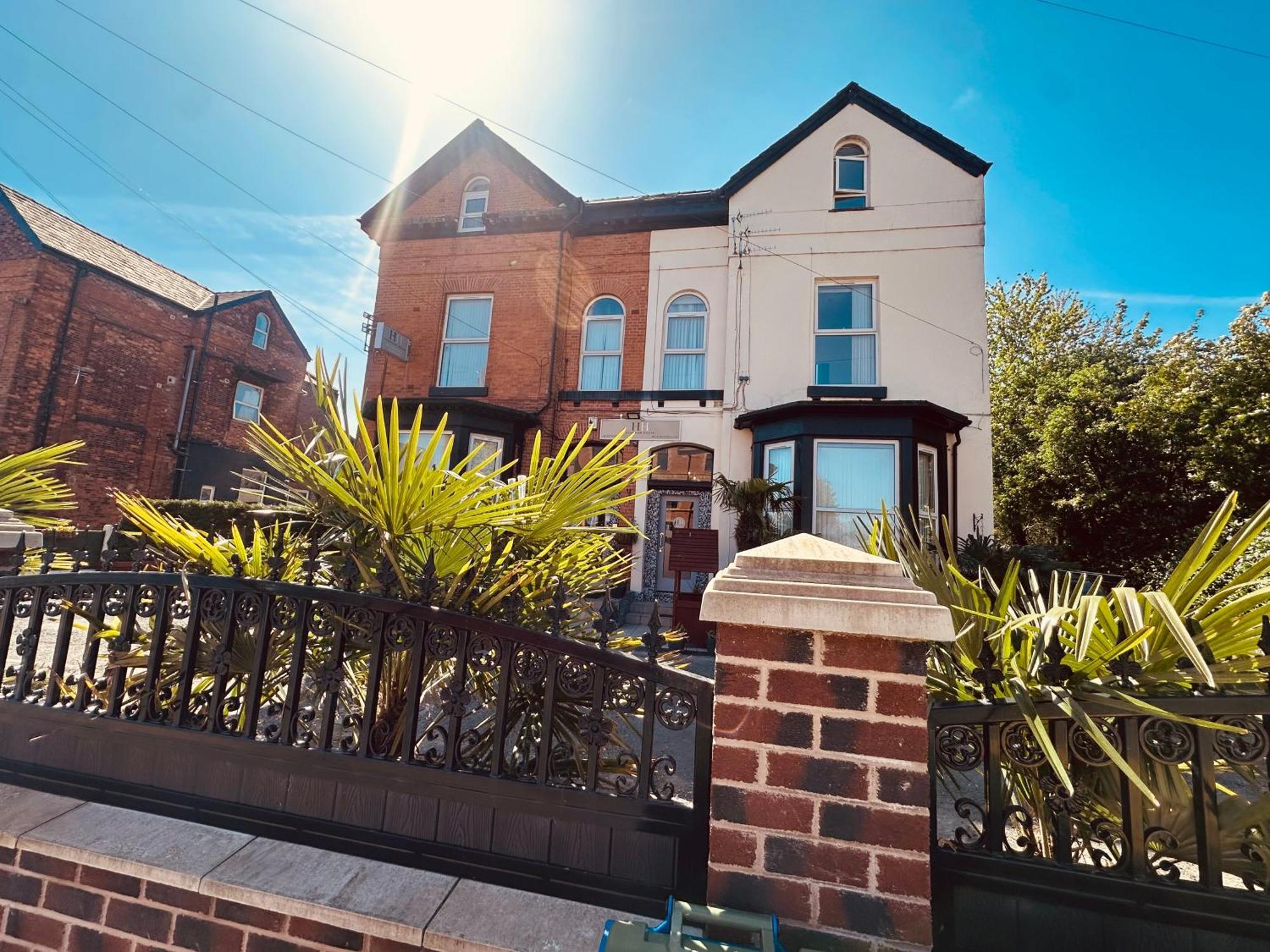 Hendham House - Near Etihad Stadium, Coop Live Arena, Ao Arena, Piccadilly Train Station & Manchester City Centre