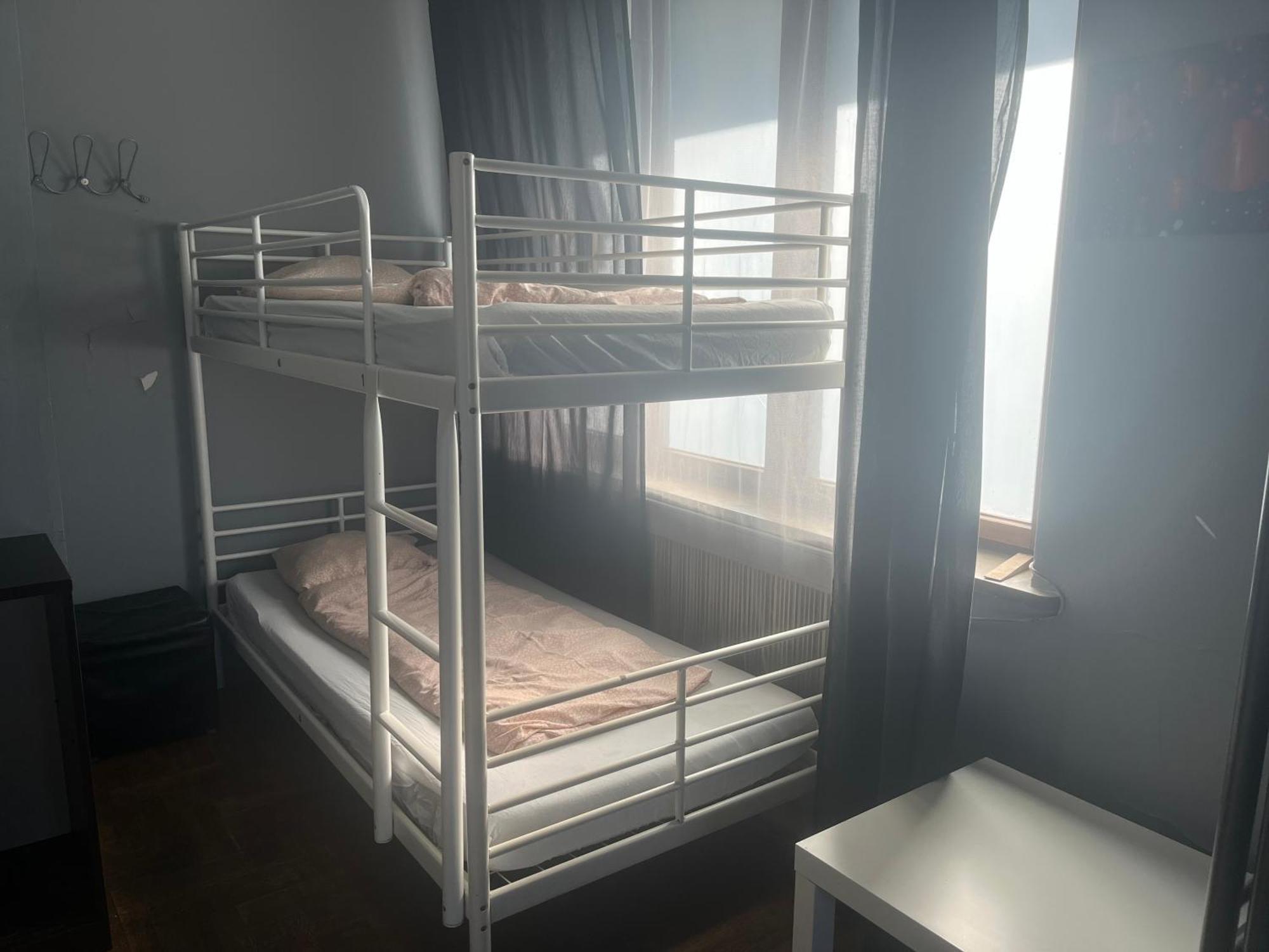 4 Couples & 4 Friends Hostel - Krakow