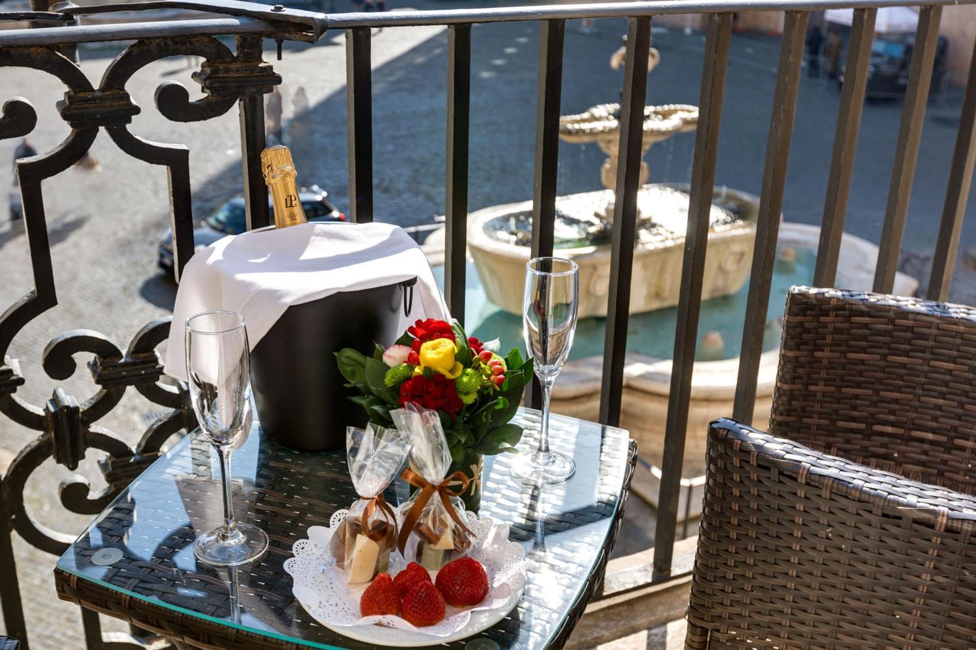 V Collection Piazza Farnese Luxury Suites