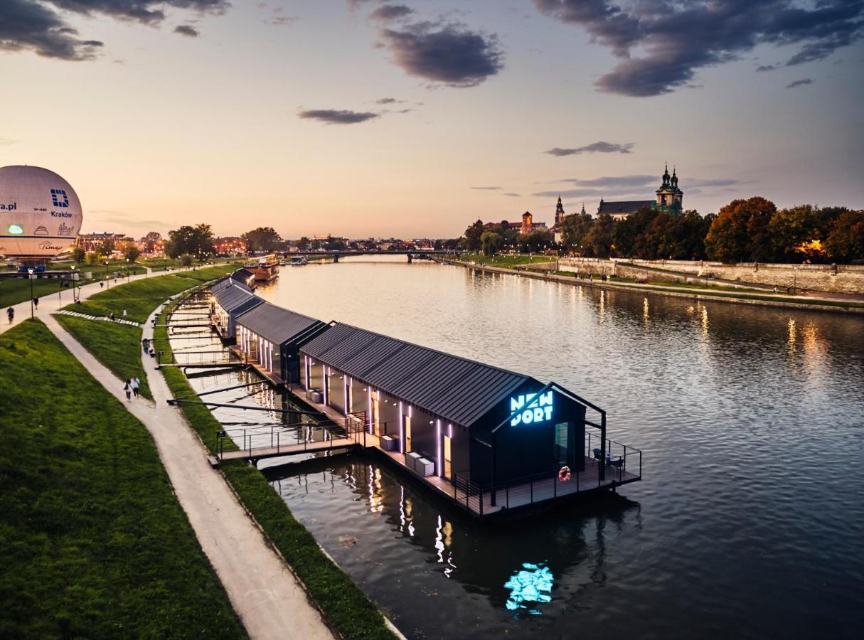 New Port Apartments On The River