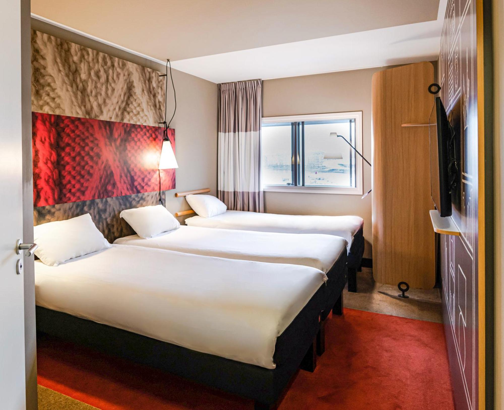 Ibis Manchester Centre 96 Portland Street