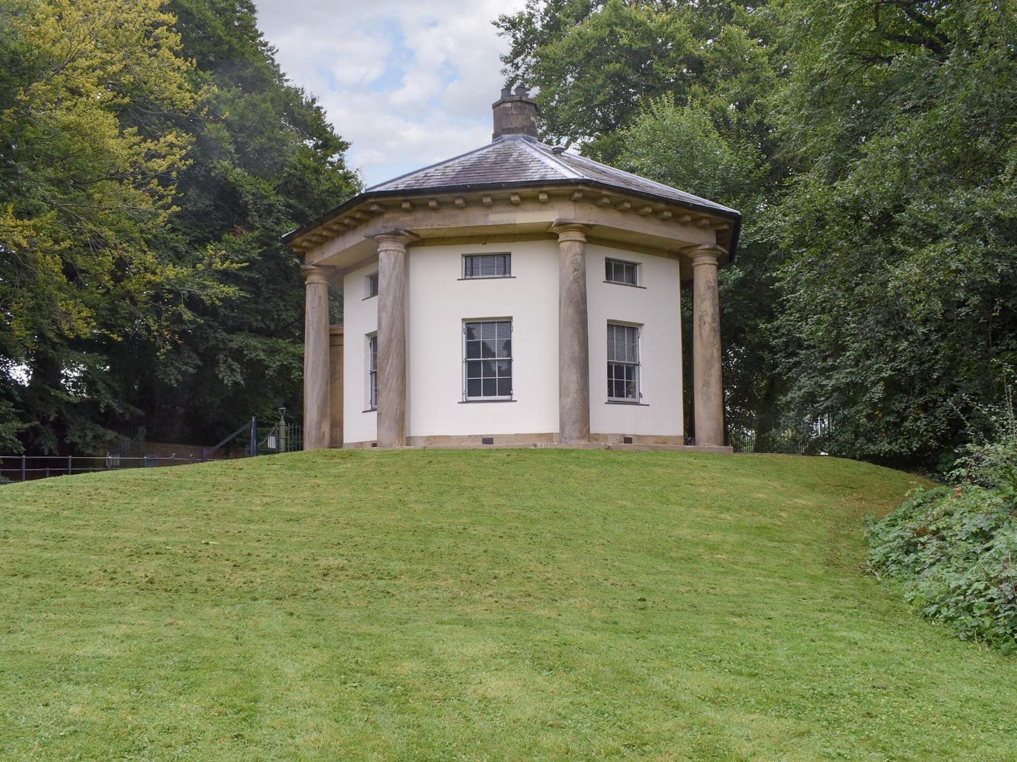 Smithy Lodge At Heaton Park - Manchester