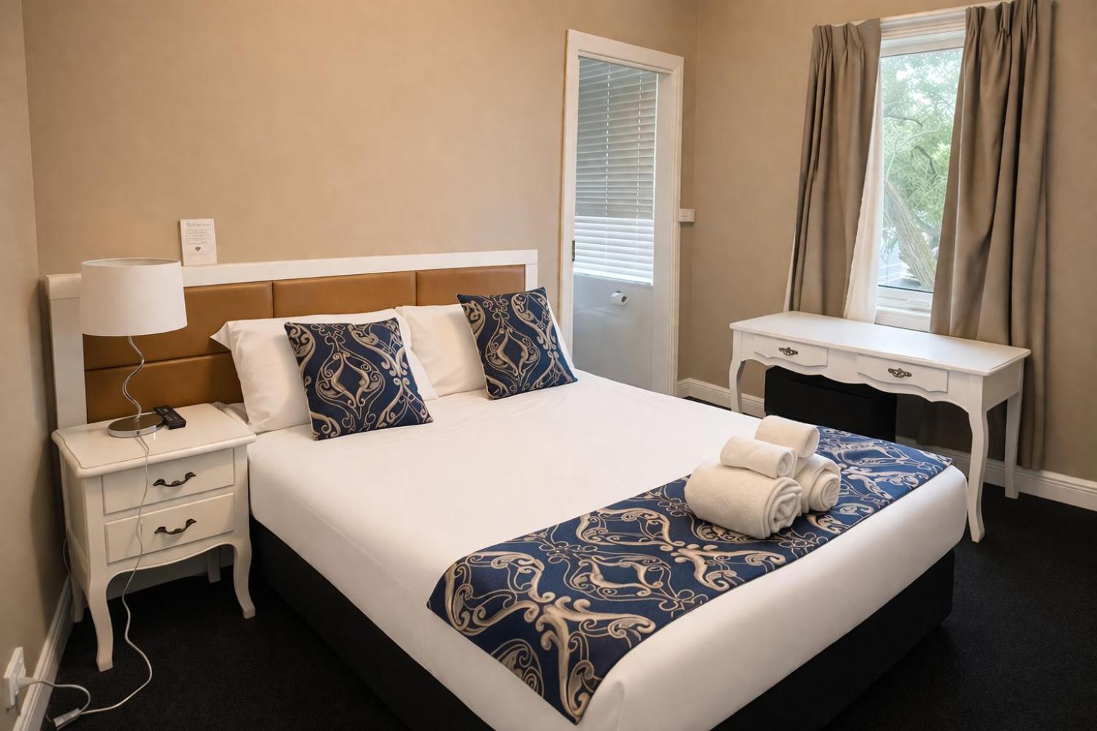 Lily Sands Inn