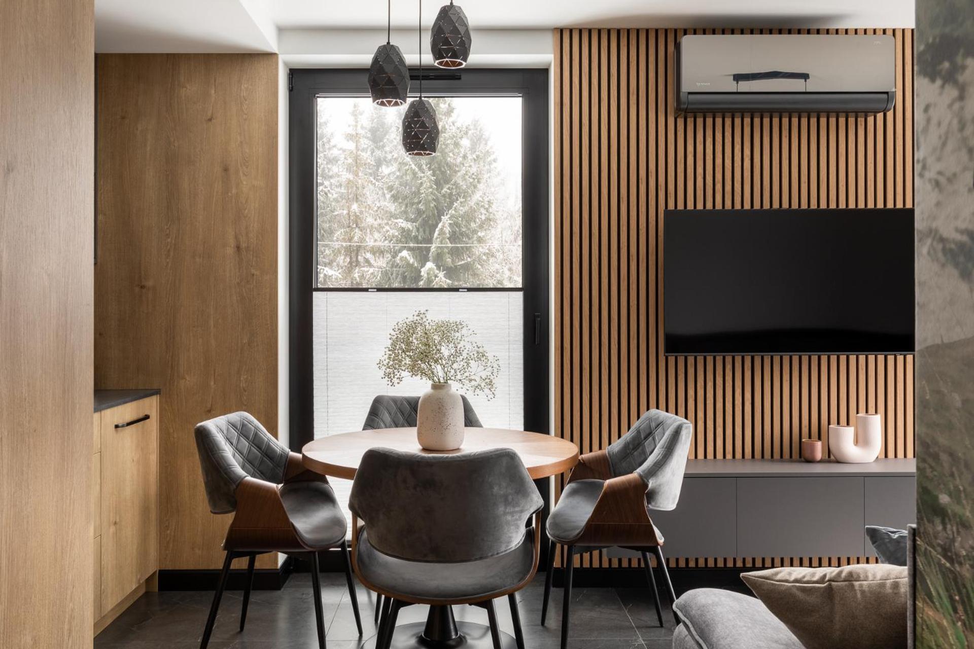 Cyrhla Apartamenty - Sauna, Playroom, Free Parking & Wifi
