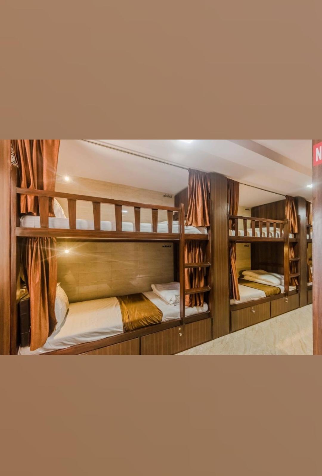 Awesome Dormitory Male Only - Mumbai