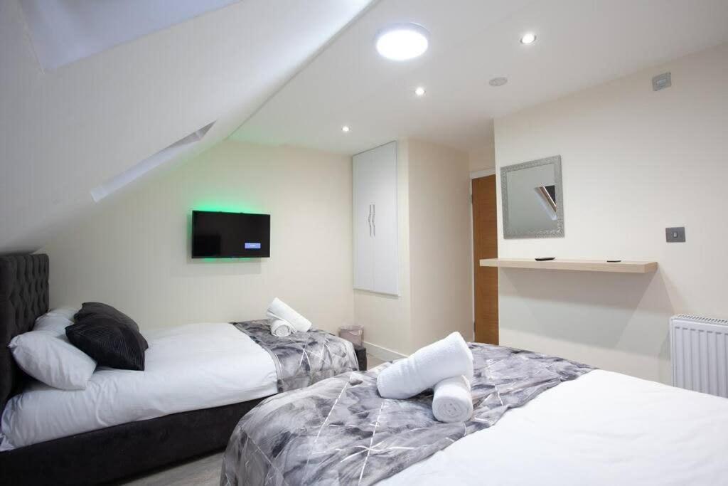 6 Bedroom House 10Min Drive From City Centre - Manchester