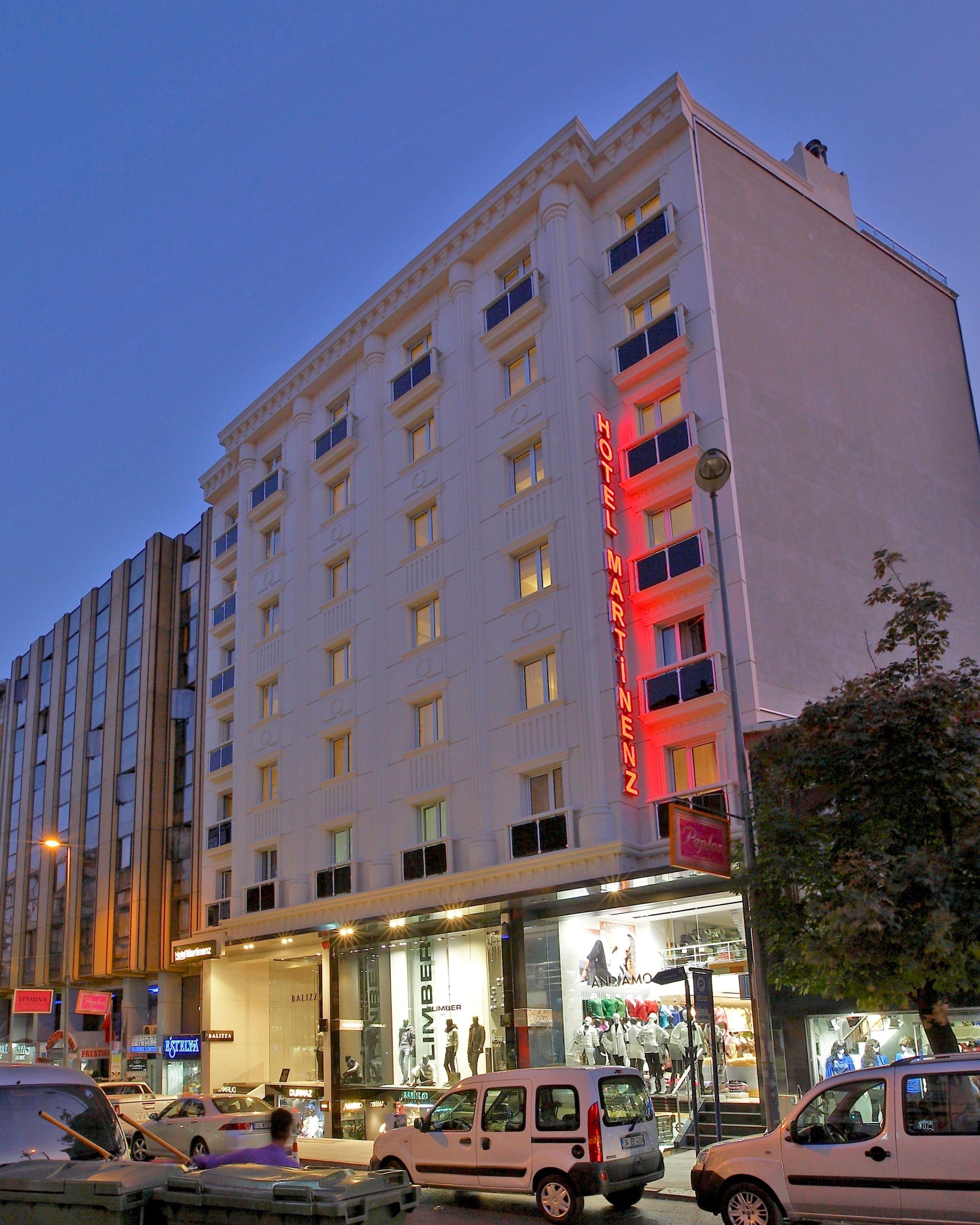 Martinenz Hotel Old City