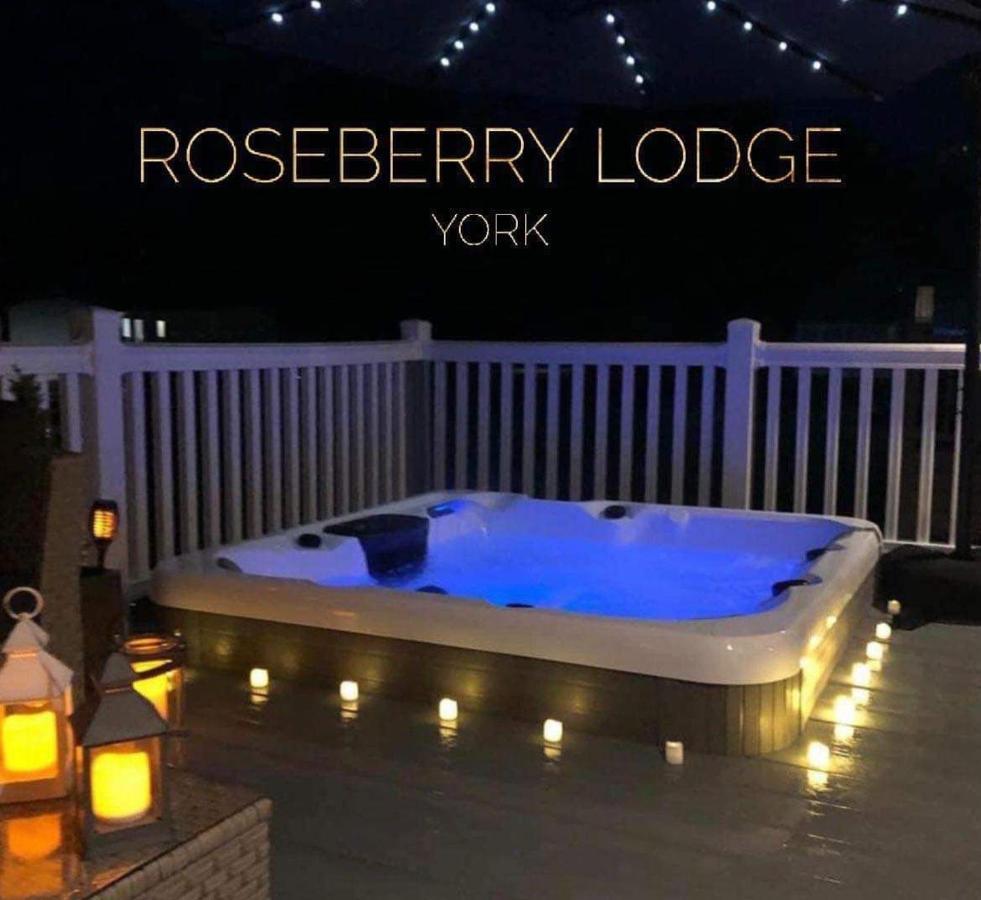 Roseberry Lodge With Hot Tub - York