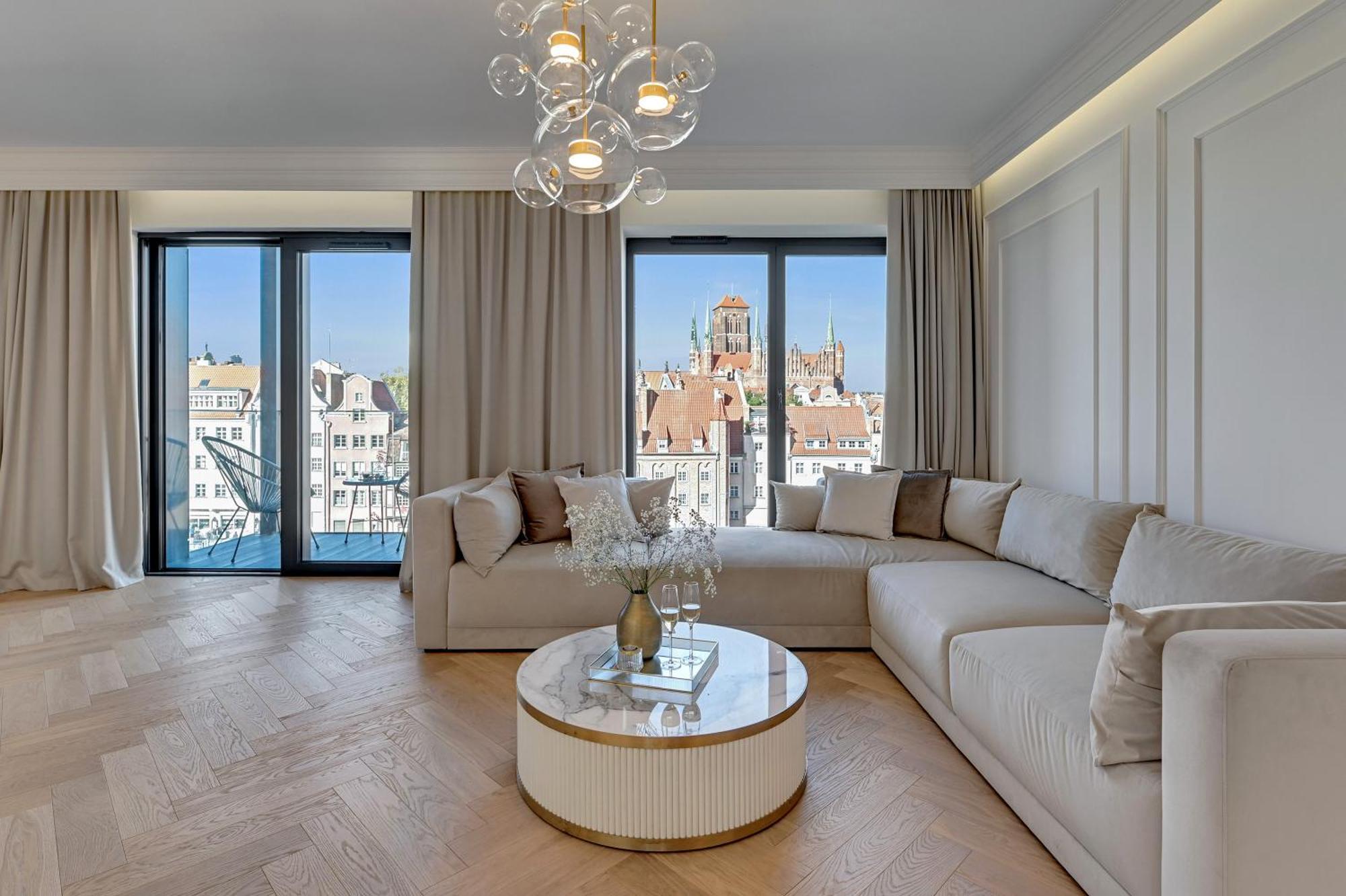 Deo Plaza Premium Suites & Riverside By Downtown Apartments