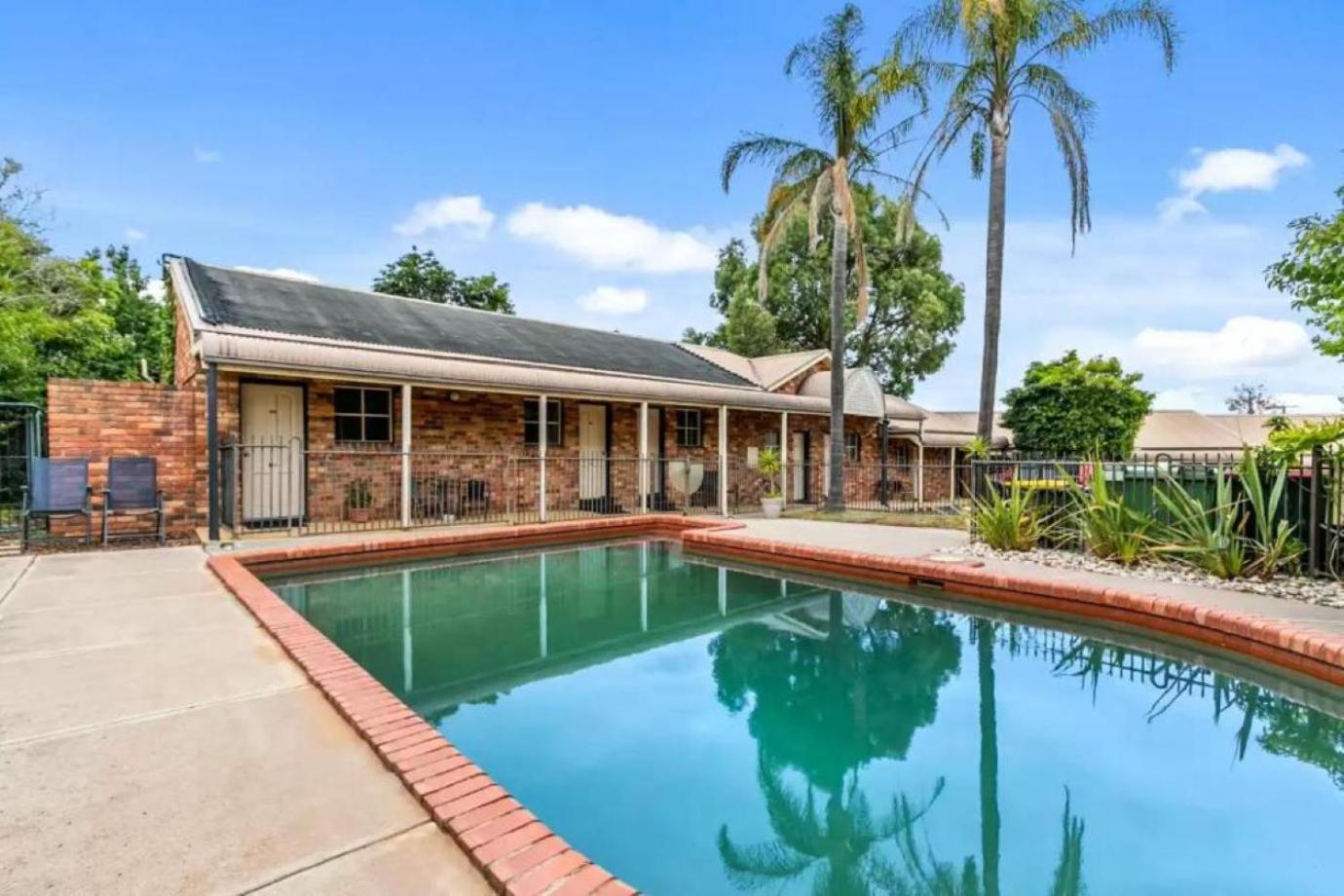Greensborough Motel